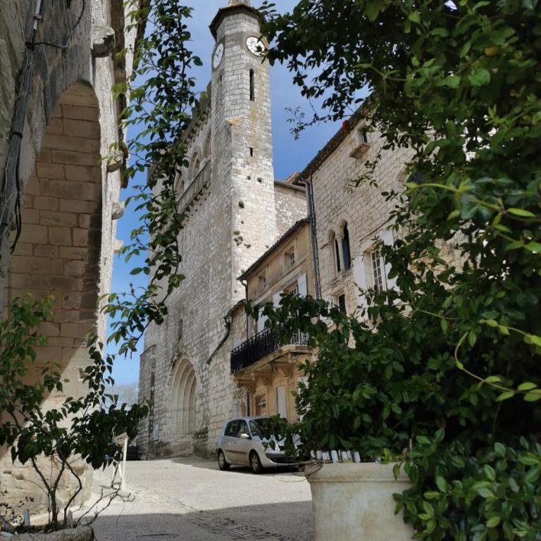 Maison de charme spacieuse, terrasse et vue sur la place - Apartment mit 3 Schlafzimmern - 27