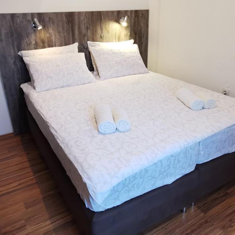 Apartments Banjica - Dvokrevetna Soba sa Bračnim Krevetom - 3