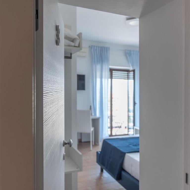 Sirentum Rooms - Economy Double Room with Sea View - 5