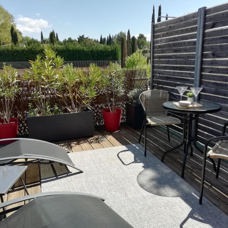 Sweet Home Studio Aix en Pce, clim,terrasse,piscine,pkg gratuit - Studio avec Terrasse - 4