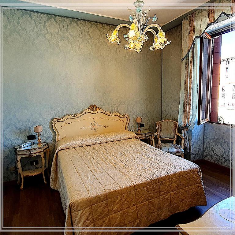 Hotel Carlton On The Grand Canal - Camera Matrimoniale Superior con Vista Canal Grande - 10