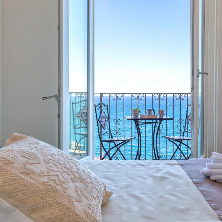Terrazza & Romantica sospese sul mare del Borgo Antico --- Terrace & Romantic over the sea of the Ancient Village - Monolocale con Terrazza - 1