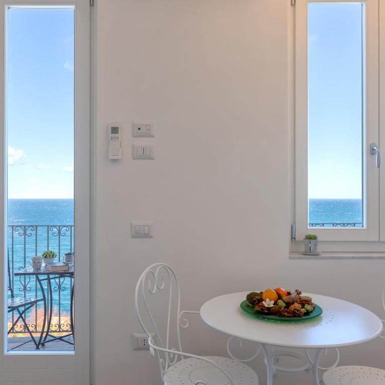 Terrazza & Romantica sospese sul mare del Borgo Antico --- Terrace & Romantic over the sea of the Ancient Village - Monolocale con Terrazza - 39