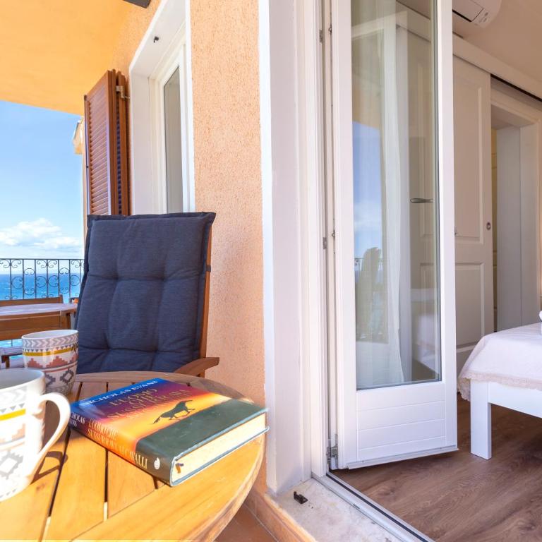 Terrazza & Romantica sospese sul mare del Borgo Antico --- Terrace & Romantic over the sea of the Ancient Village - Appartamento con Terrazza - 7