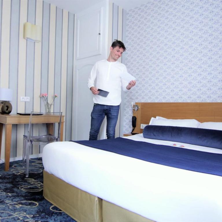Hotel Romance Malesherbes by Patrick Hayat - Chambre Baudelaire - 4