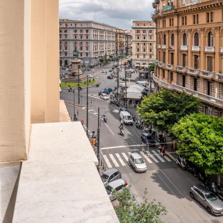 Comfort Zone Naples - Suite Queen con Vasca Idromassaggio - 11
