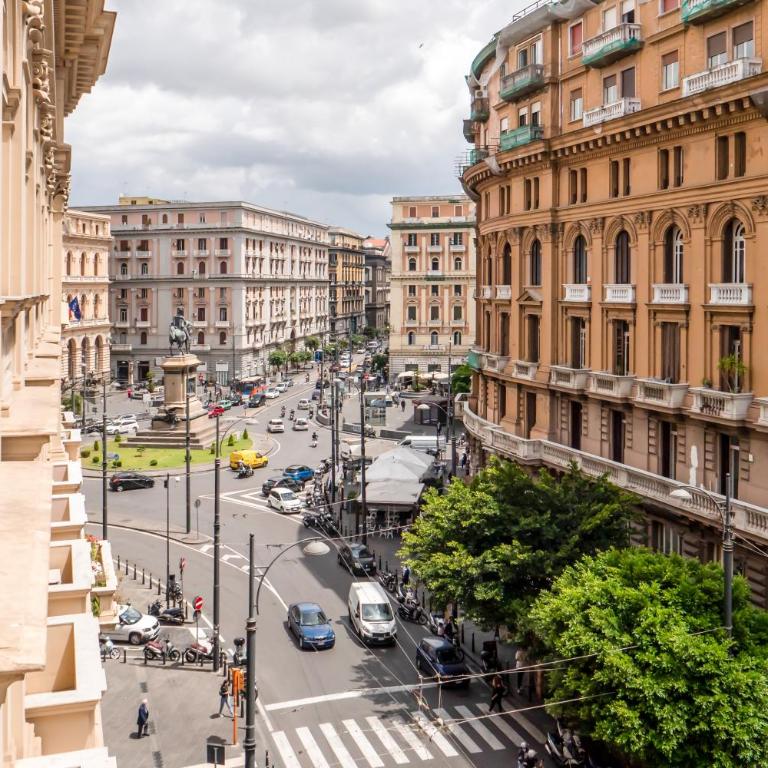 Comfort Zone Naples - Suite Queen con Vasca Idromassaggio - 12