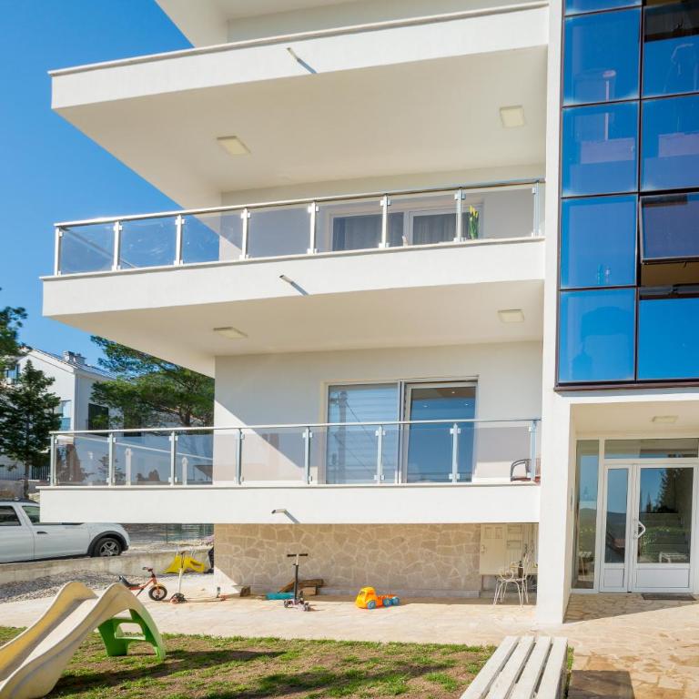 HAPPY HOME - Apartman sa 2 Spavaće Sobe - 9