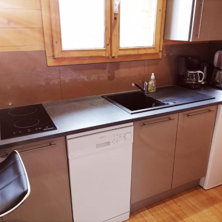 Chalet sur pilotis avec piscine privée - Chalet - 11