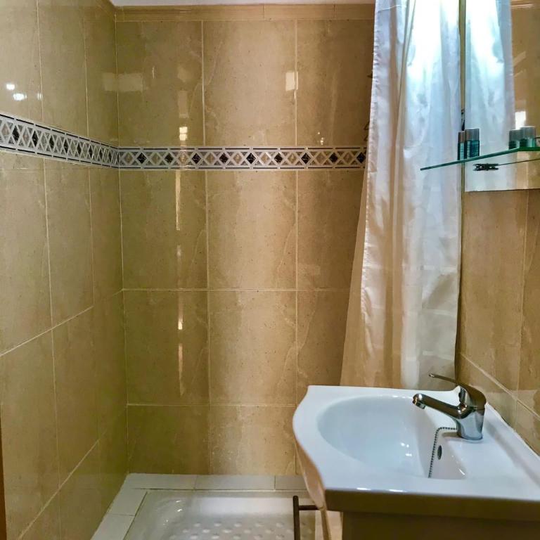 Guadalupe Hostal By Torremolinos On-line - Habitación Doble con balcón - 3