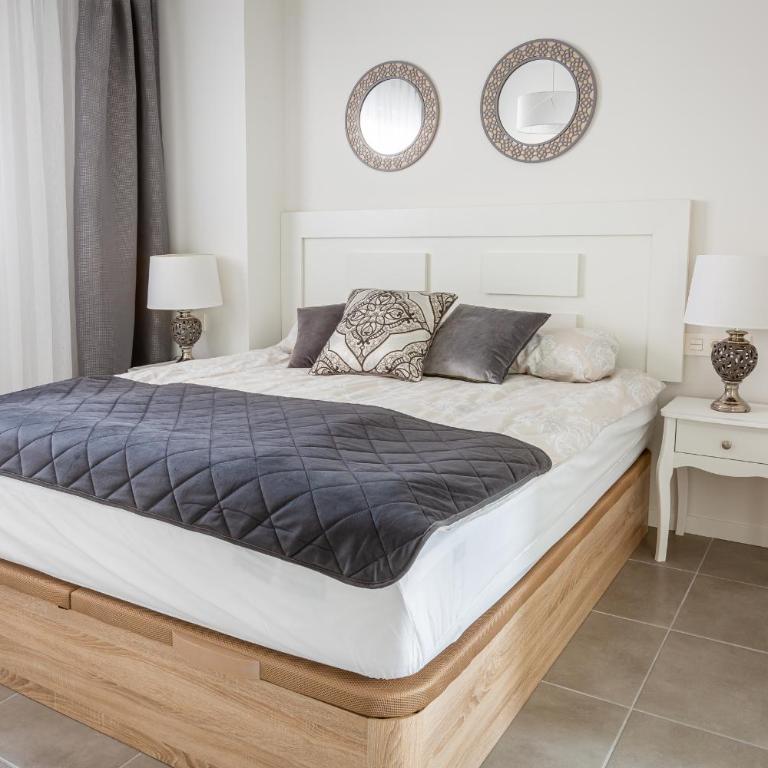 Sunny apartment in Denia with outdoor swimming pool and garage parking place included, 300m from the sandy beach - Apartamento de 3 dormitorios - 13