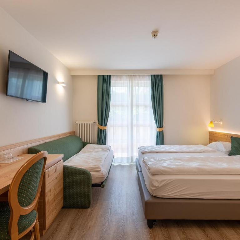 Alpholiday Dolomiti Wellness & Family Hotel - Habitación Familiar Clásica - 2