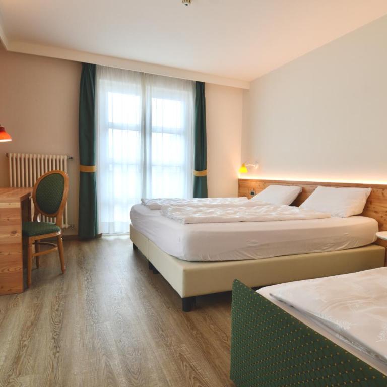 Alpholiday Dolomiti Wellness & Family Hotel - Habitación Familiar Clásica - 1