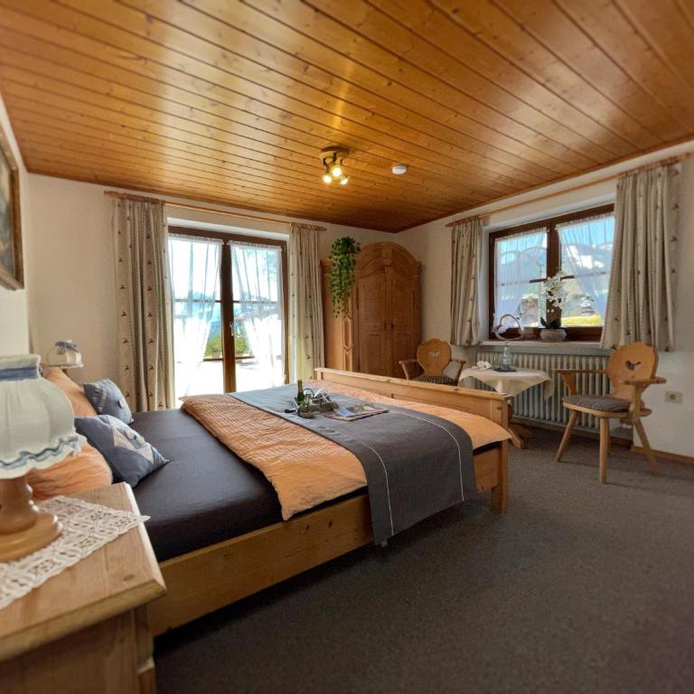 Pension Loiplstüberl - Doppelzimmer mit Bergblick - 4