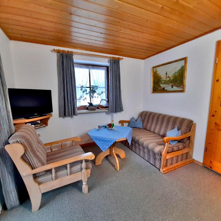 Pension Loiplstüberl - Doppelzimmer mit Bergblick - 21