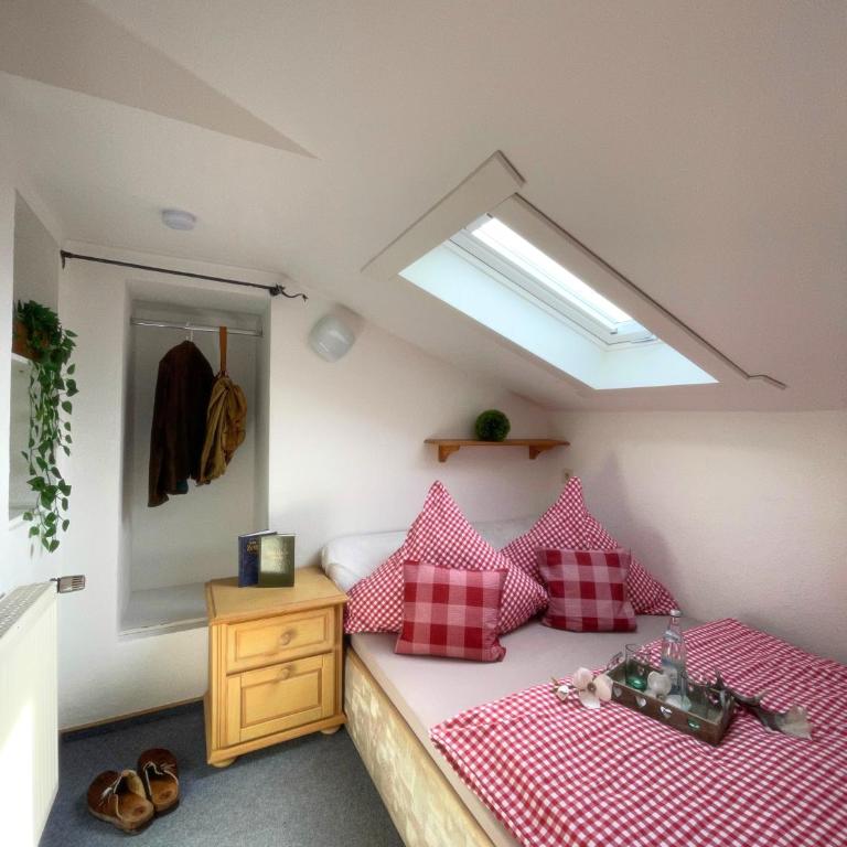 Pension Loiplstüberl - Familienzimmer mit Badewanne - 3