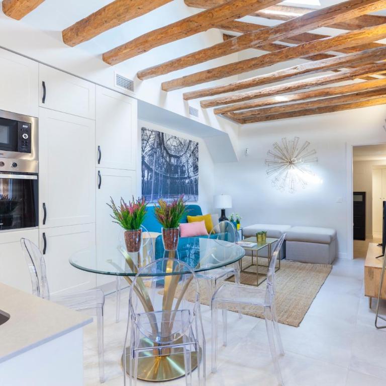 Patio en Madrid - Three-Bedroom Apartment VI - 4