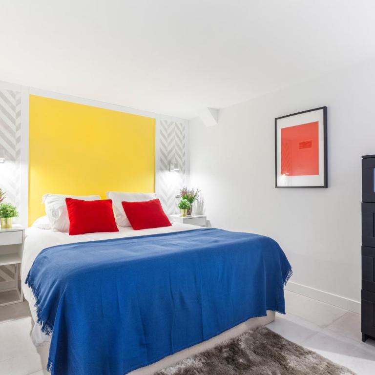 Patio en Madrid - Three-Bedroom Apartment VI - 5