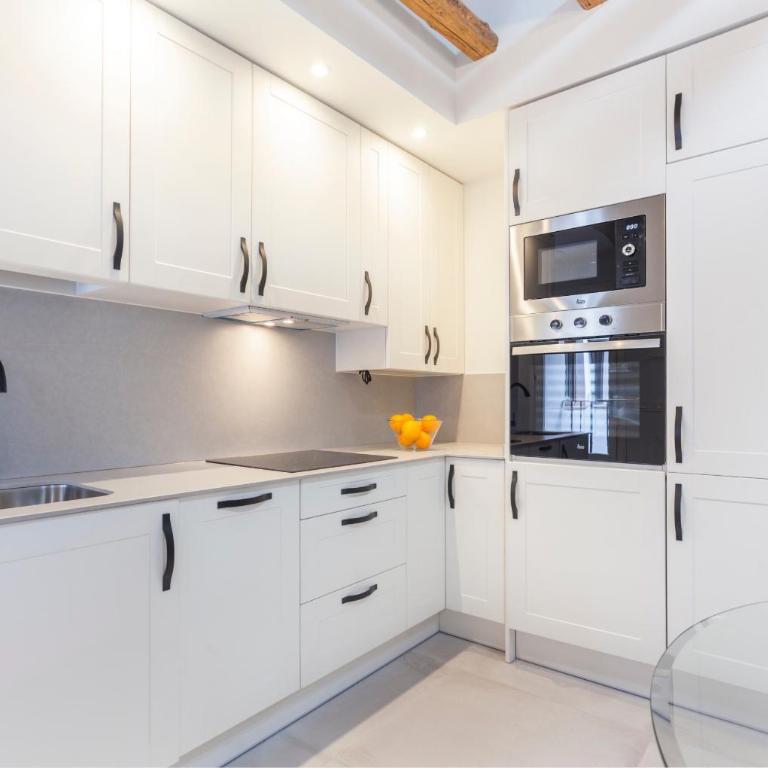 Patio en Madrid - Three-Bedroom Apartment VI - 8