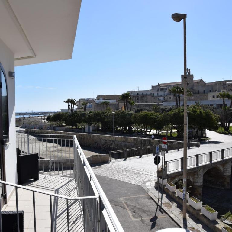 Hotel Profumo Di Mare - Camera Matrimoniale con Balcone Vista Città - 2