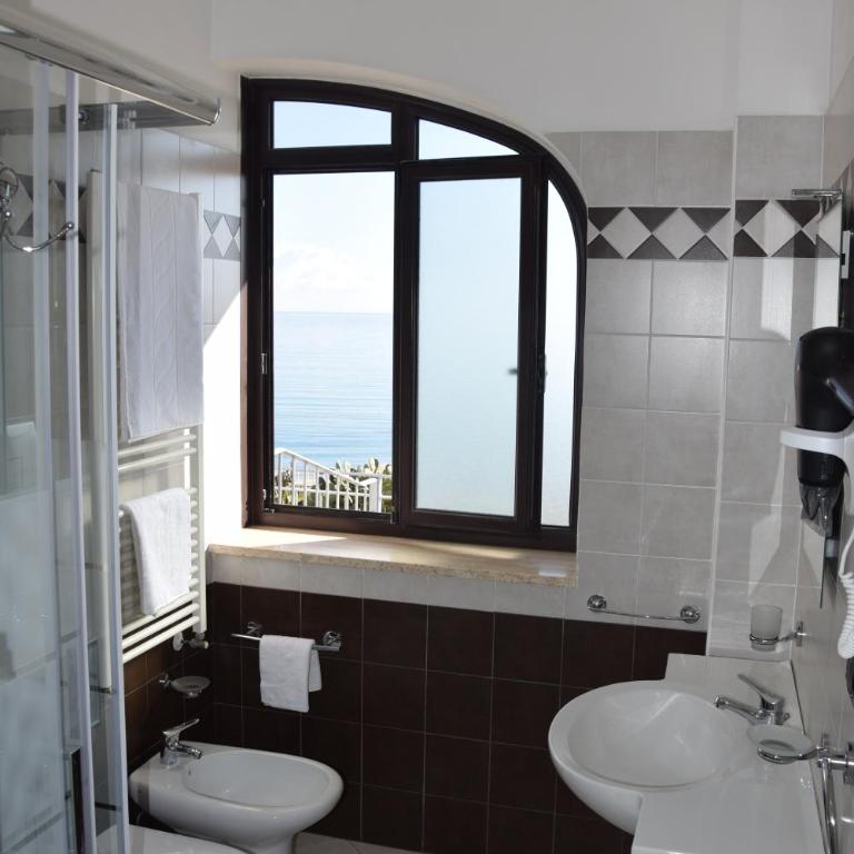 Hotel Profumo Di Mare - Camera Matrimoniale Deluxe con Balcone e Vista Mare - 9