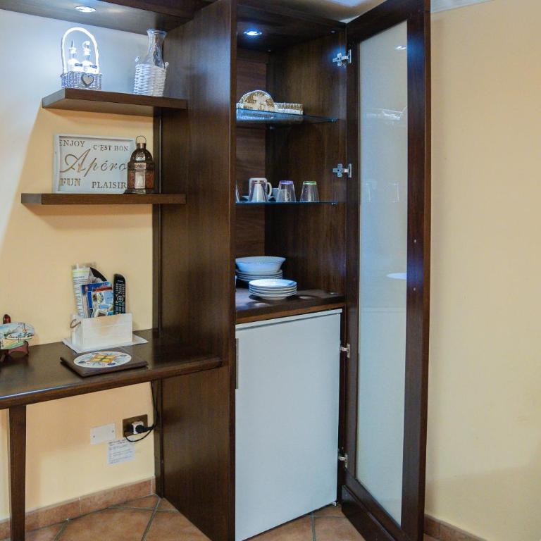 Domus Ugo - One-Bedroom Apartment - 14