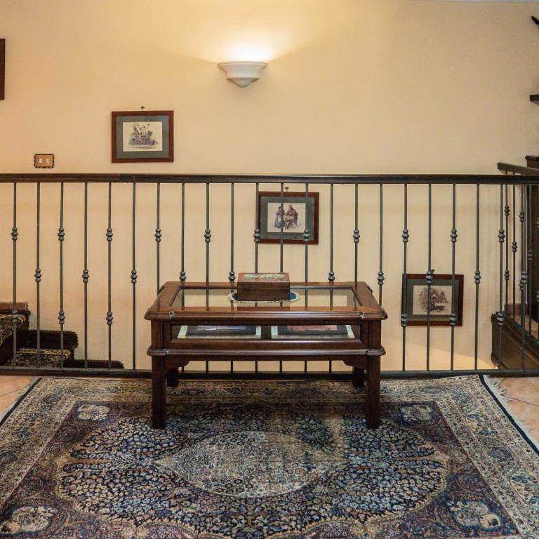 Domus Ugo - One-Bedroom Apartment - 9