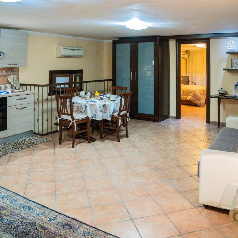 Domus Ugo - One-Bedroom Apartment - 11