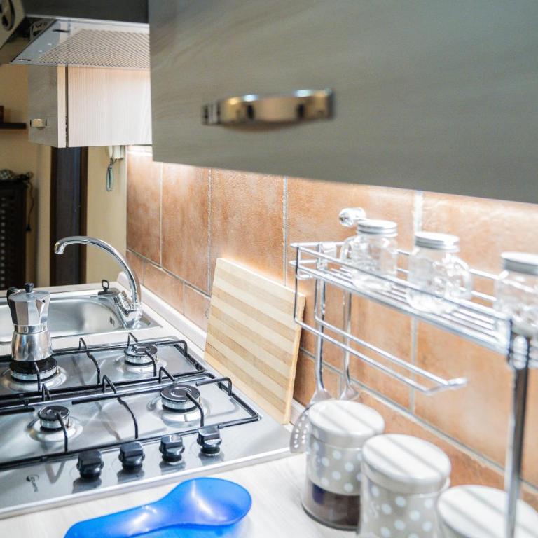 Domus Ugo - One-Bedroom Apartment - 22