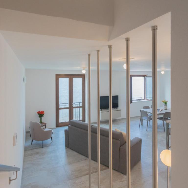 Dream Lake Apartments Lake View - private beach by Rent All Como - Two-Bedroom Apartment - 45