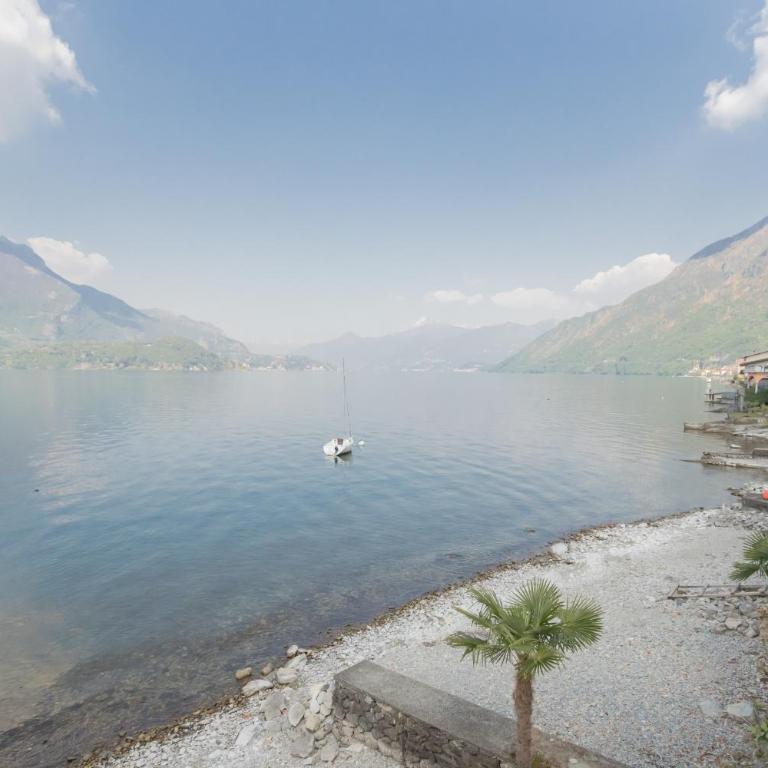 Dream Lake Apartments Lake View - private beach by Rent All Como - Two-Bedroom Apartment - 31