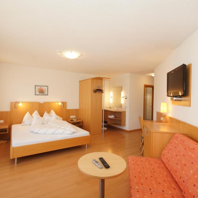 Hotel Akelei - Habitación Cuádruple Clásica - 1