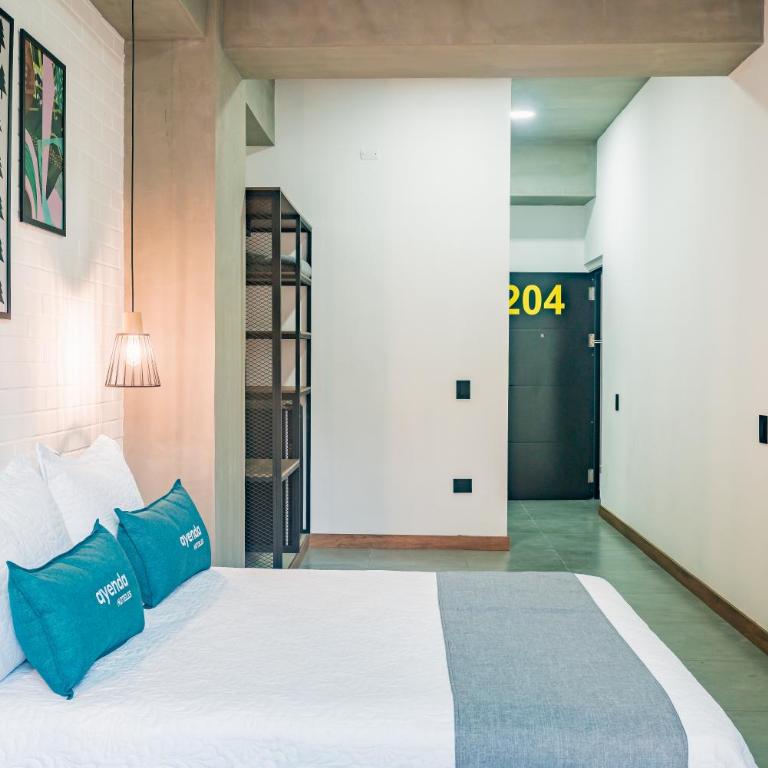 Loft 32 Medellín Living - Double Room - 17