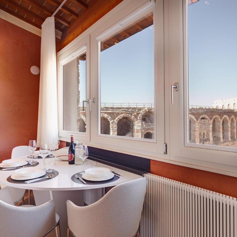 1881 LUXURY SUITES - Duplex Apartment with Arena view - 13