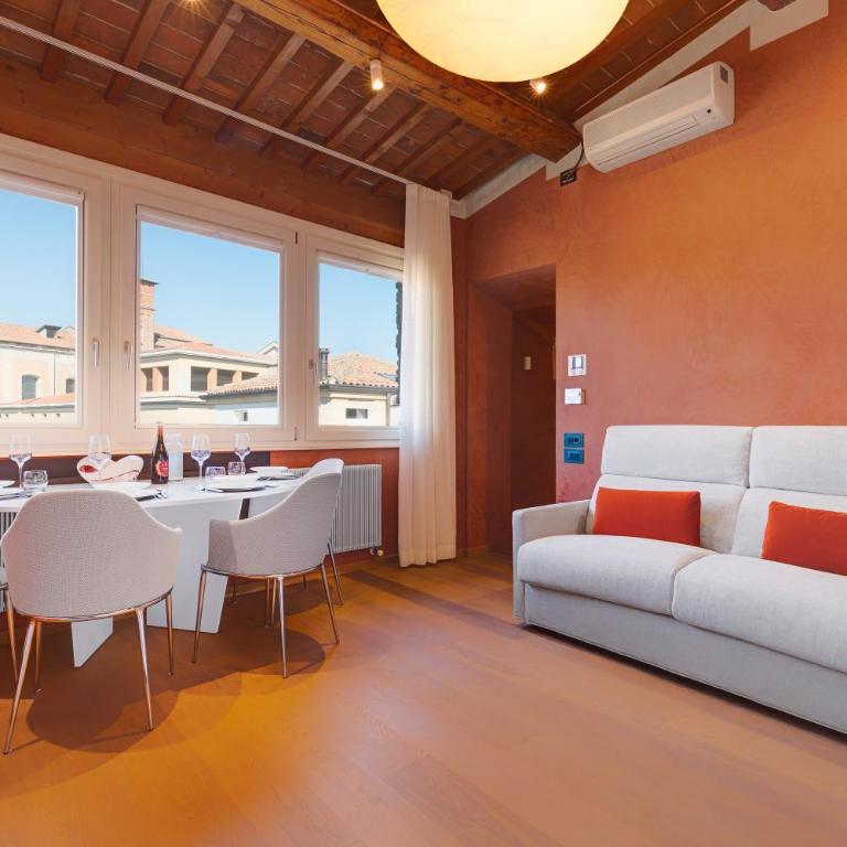 1881 LUXURY SUITES - Duplex Apartment with Arena view - 15