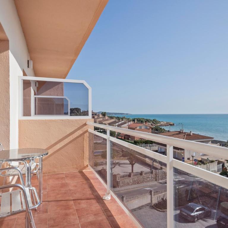 Hotel Sant Jordi - Habitación Doble con balcón y vistas al mar - 2 camas individuales - 3