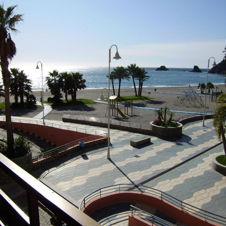 CENTRO-PRIMERA LINEA DE PLAYA - Apartamento de 2 dormitorios - 1