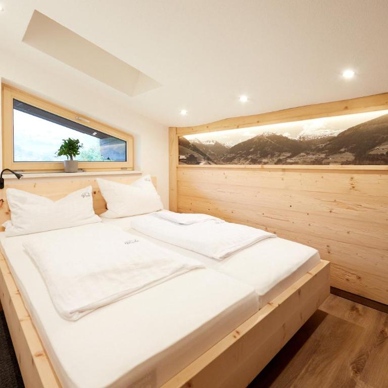 Mäxle Apartments - One-Bedroom Apartment - 1