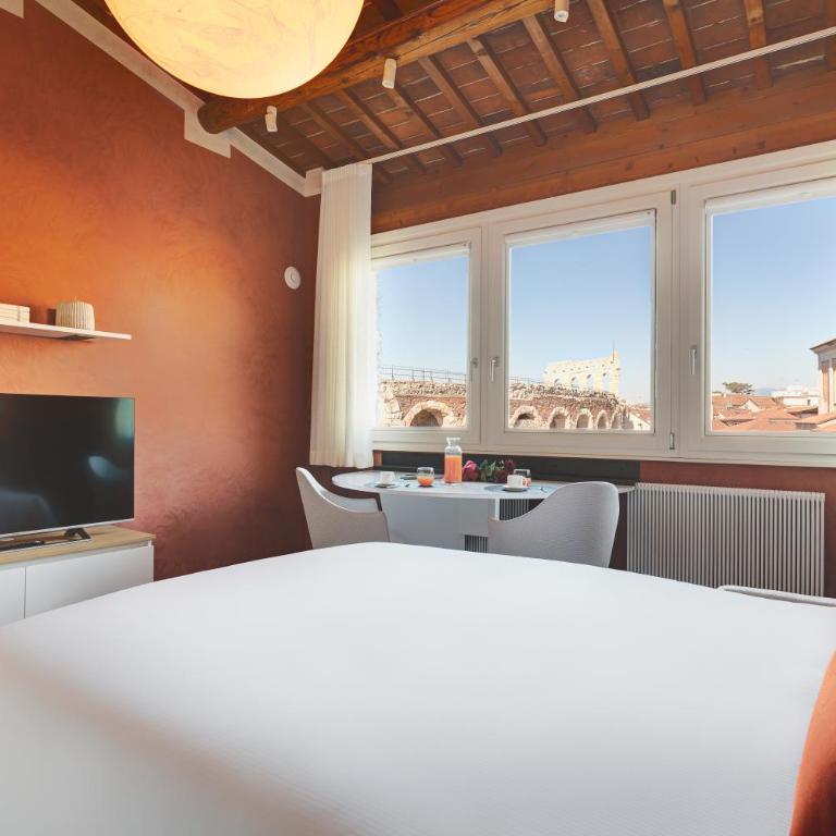 1881 LUXURY SUITES - Duplex Apartment with Arena view - 19