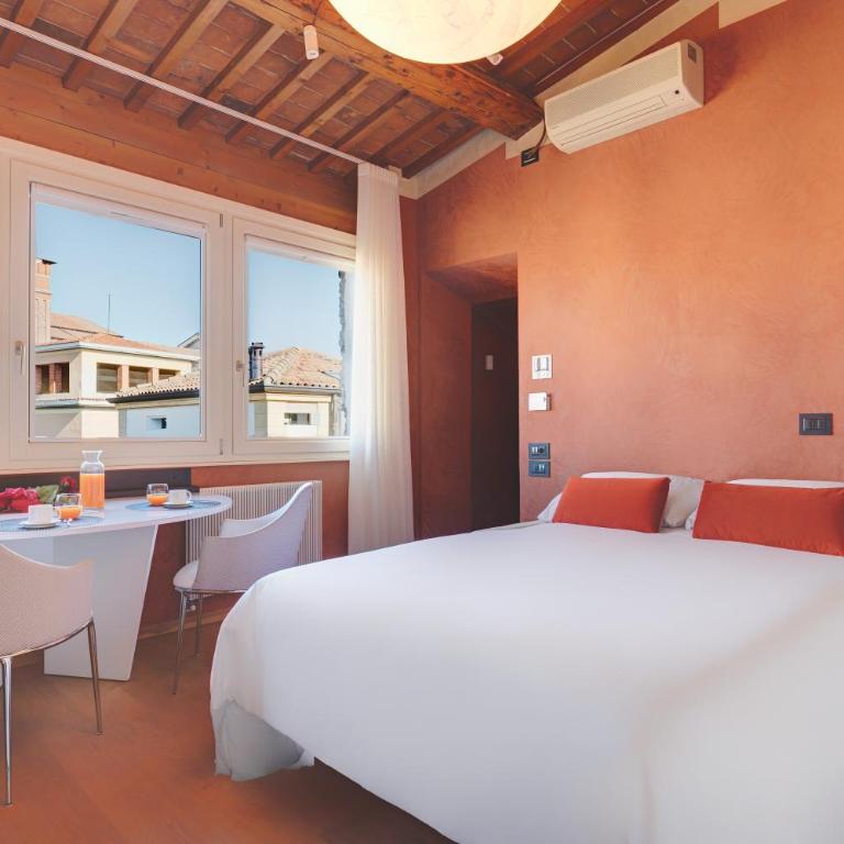 1881 LUXURY SUITES - Duplex Apartment with Arena view - 18