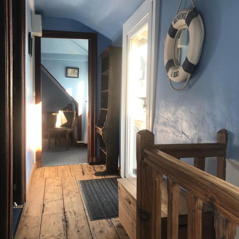 GÎte indépendant dans une villa -Vue et accès direct mer - avec 3 chambres et 3 grandes terrasses - Apartment mit 3 Schlafzimmern - 9