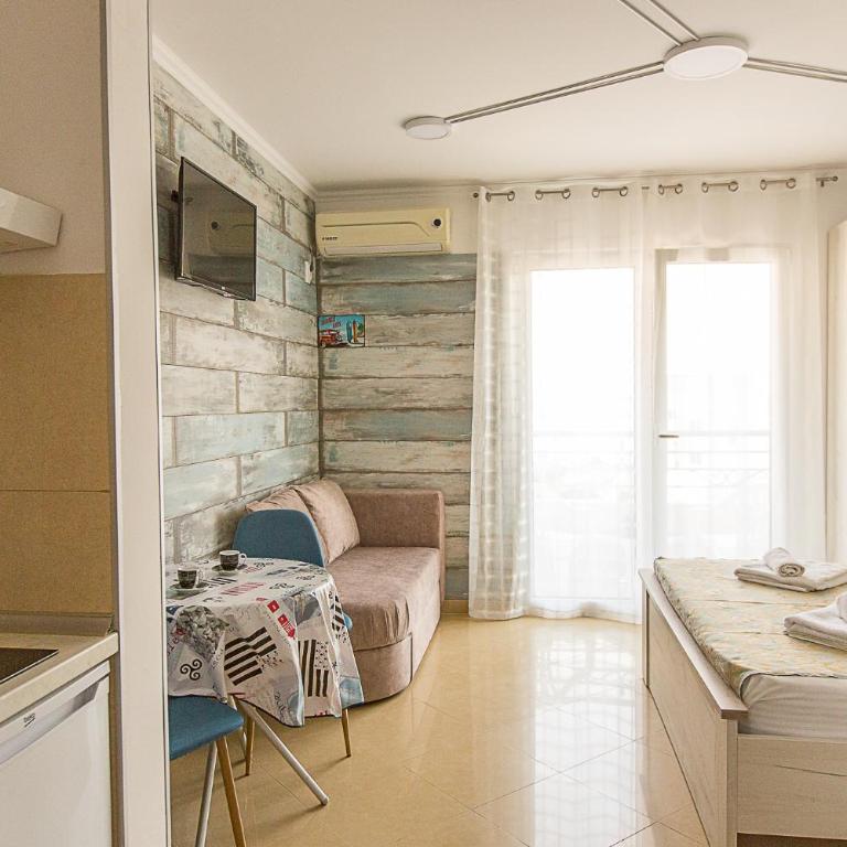 Apartments Alesia Bečići - Studio with Sea View - 17