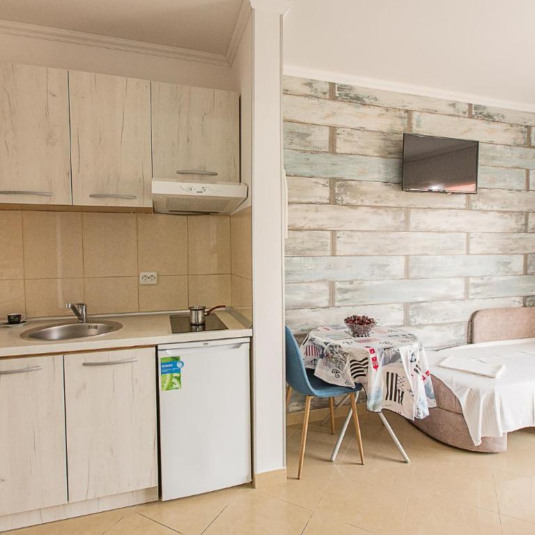 Apartments Alesia Bečići - Studio with Sea View - 21