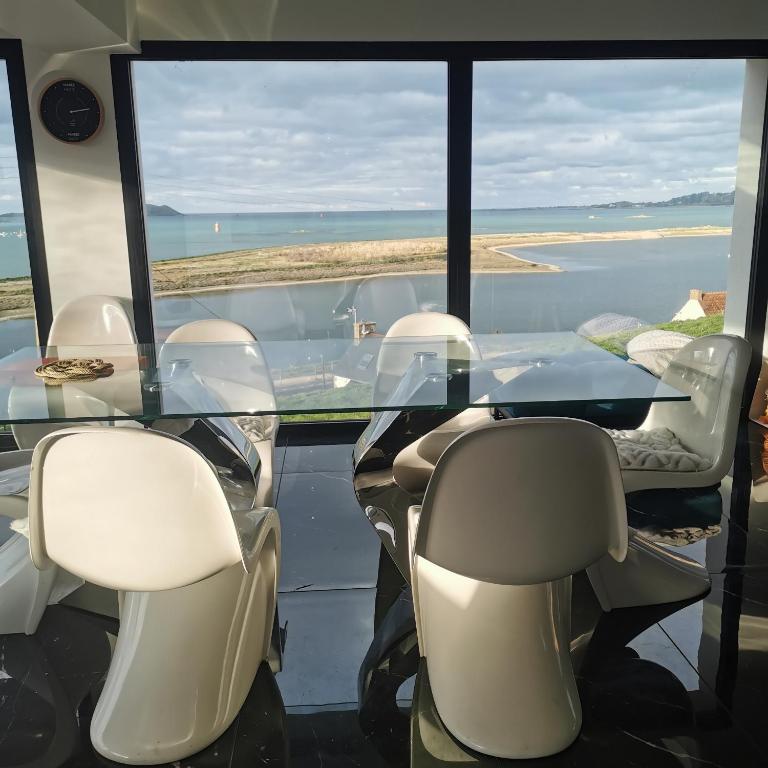 Villa l'hermine Vue mer exceptionnelle, prestation luxe contemporaine avec cinema et spa, borne voit électrique - Villa - 1