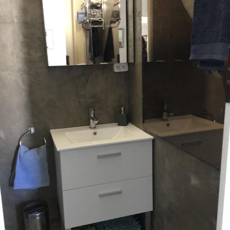 Studio climatisé classe 2 dans marina proche mer et etang - lit wifi fibre et parking privé - One-Bedroom Apartment - 12