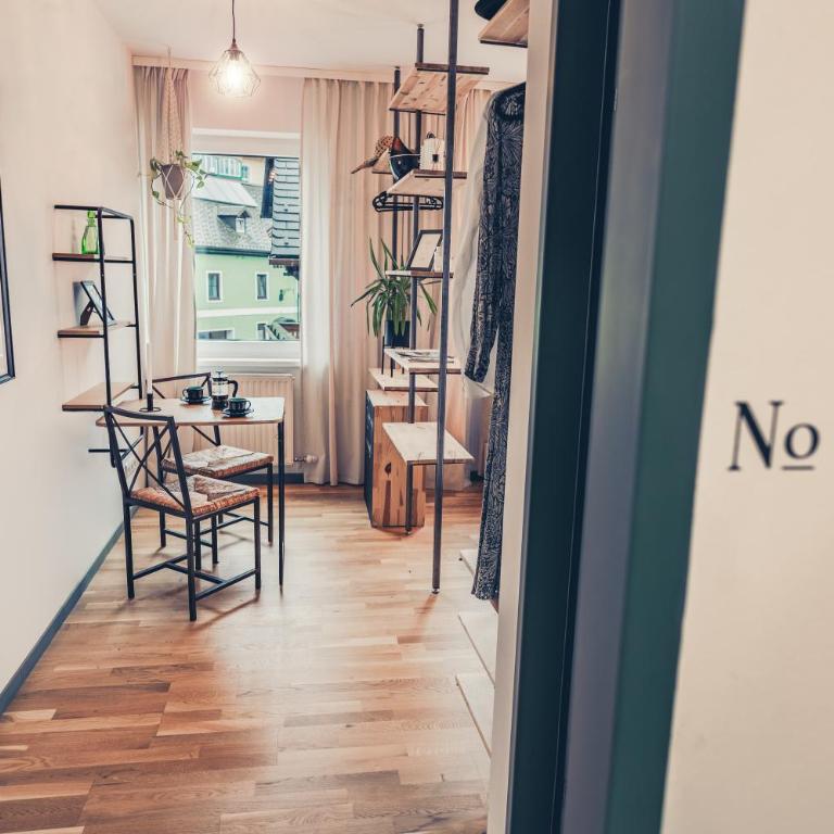 The Gallery - Standard-Wohnung mit Außentoilette - 2