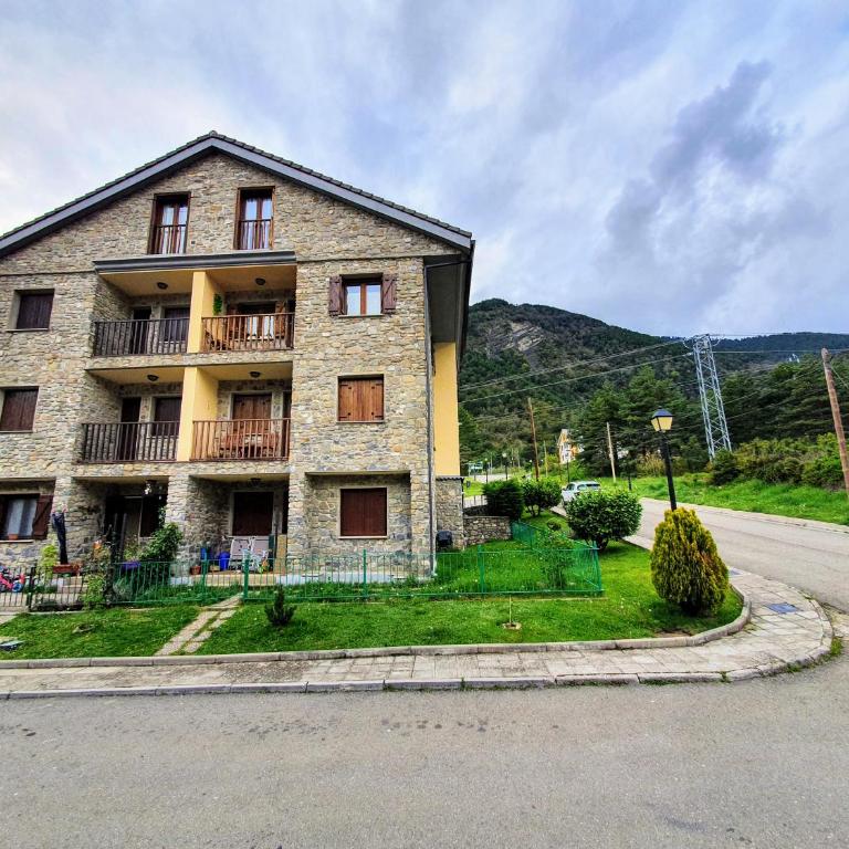 Apartamento de montaña y ESQUÍ en el Pirineo Aragonés, Villanúa - WIFI - Appartamento con 3 Camere da Letto - 18