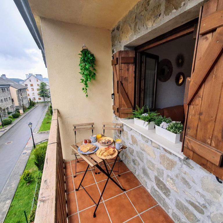 Apartamento de montaña y ESQUÍ en el Pirineo Aragonés, Villanúa - WIFI - Appartamento con 3 Camere da Letto - 6
