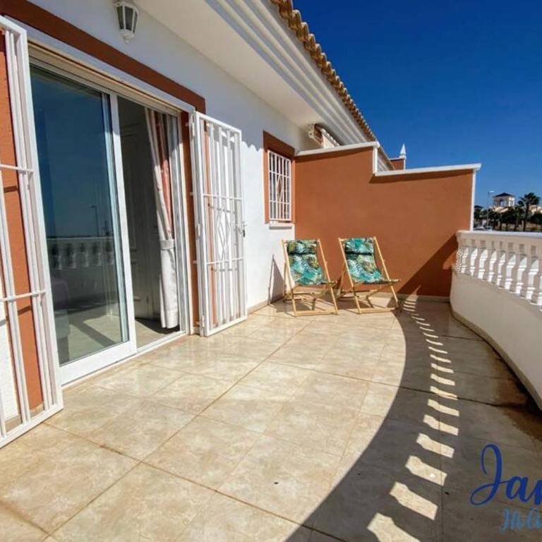 Laguna Townhouse overlooking Communal Pool LOM01 - Three-Bedroom House - 14