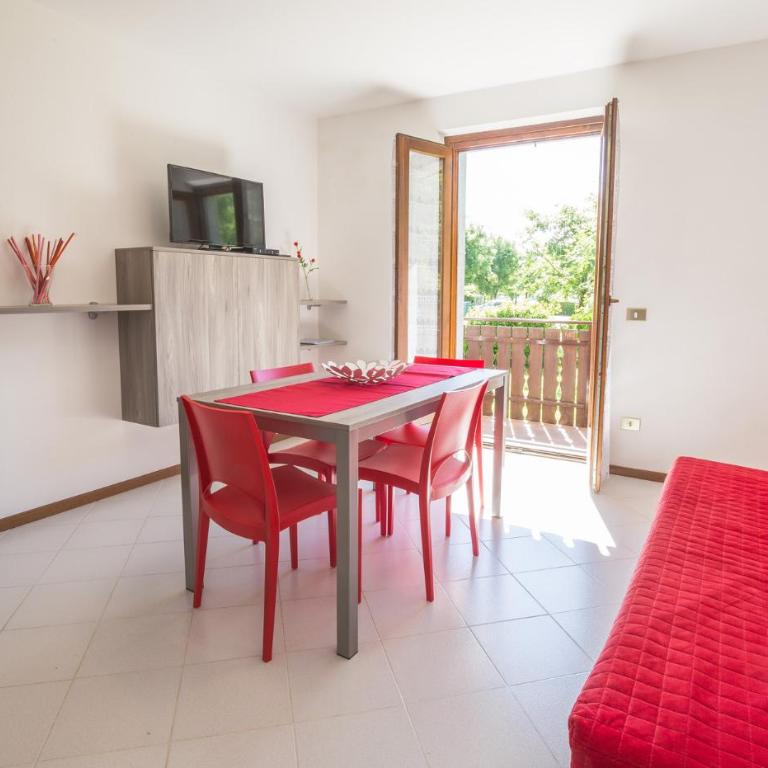 Casa Lori - Two-Bedroom Apartment with Balcony - 10